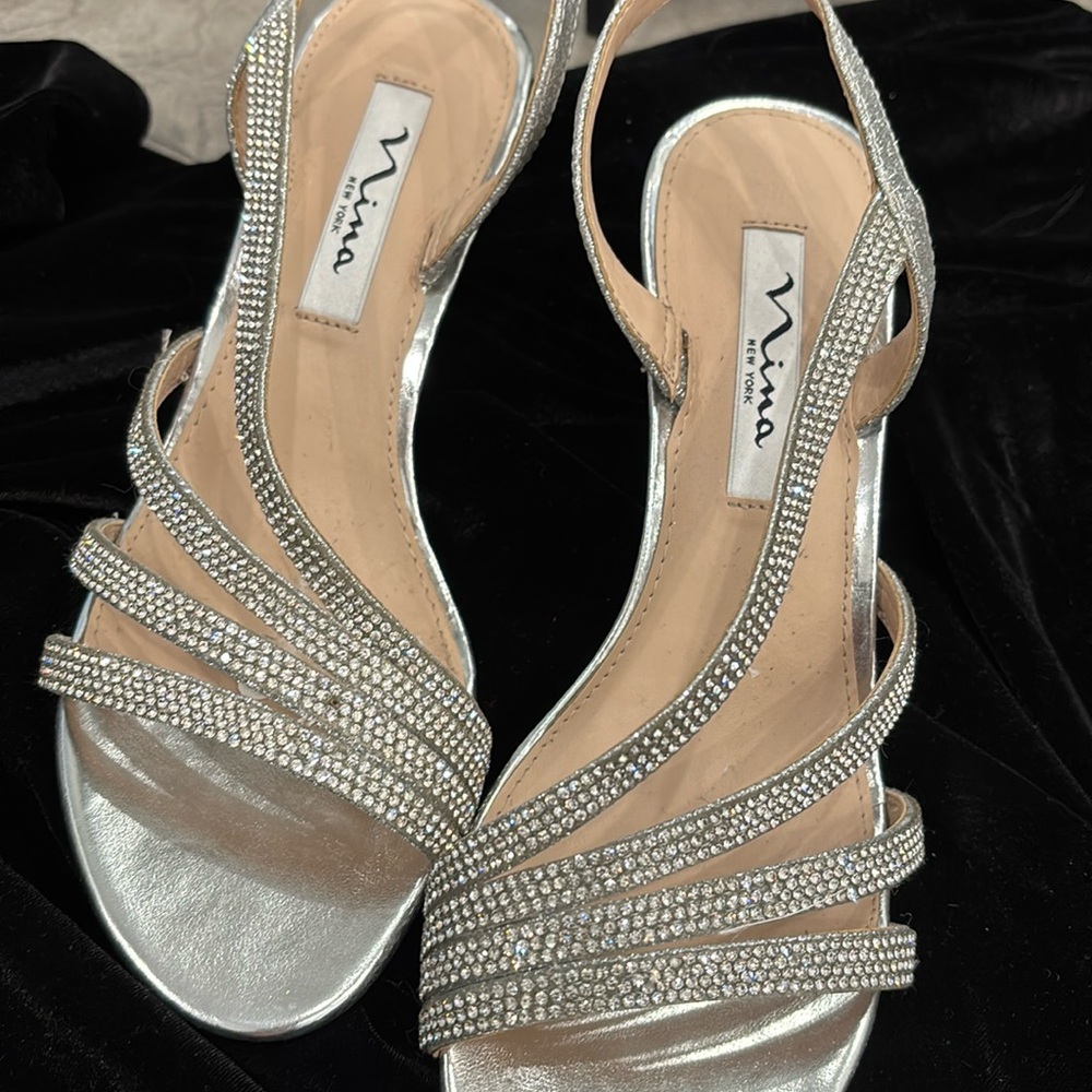 Nina New York 7.5 kitten heels
NWOT